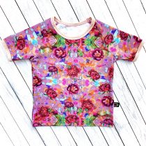 rövidujjú póló – rózsás ( rózsaszín alapon )