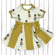 Ruha – Lány pom-pom papucsban